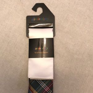Londonderry tie and pocket square combo.